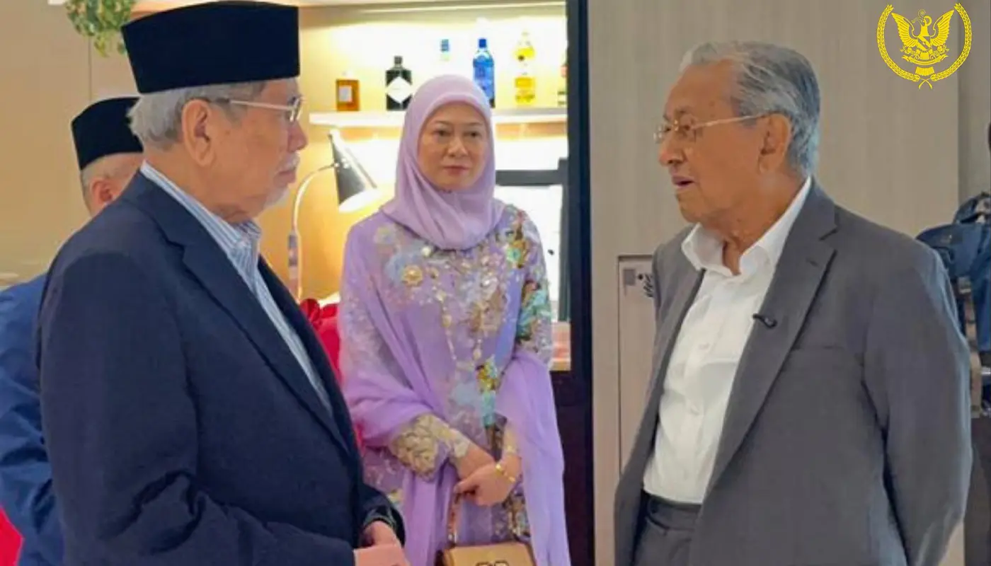 Sarawak, Sarawak News, Singapore, Singapore News, Wan Junaidi, Mahathir Mohamad, Siti Hasmah, Seletar Airport, Alumni Reunion, Diplomatic Engagement