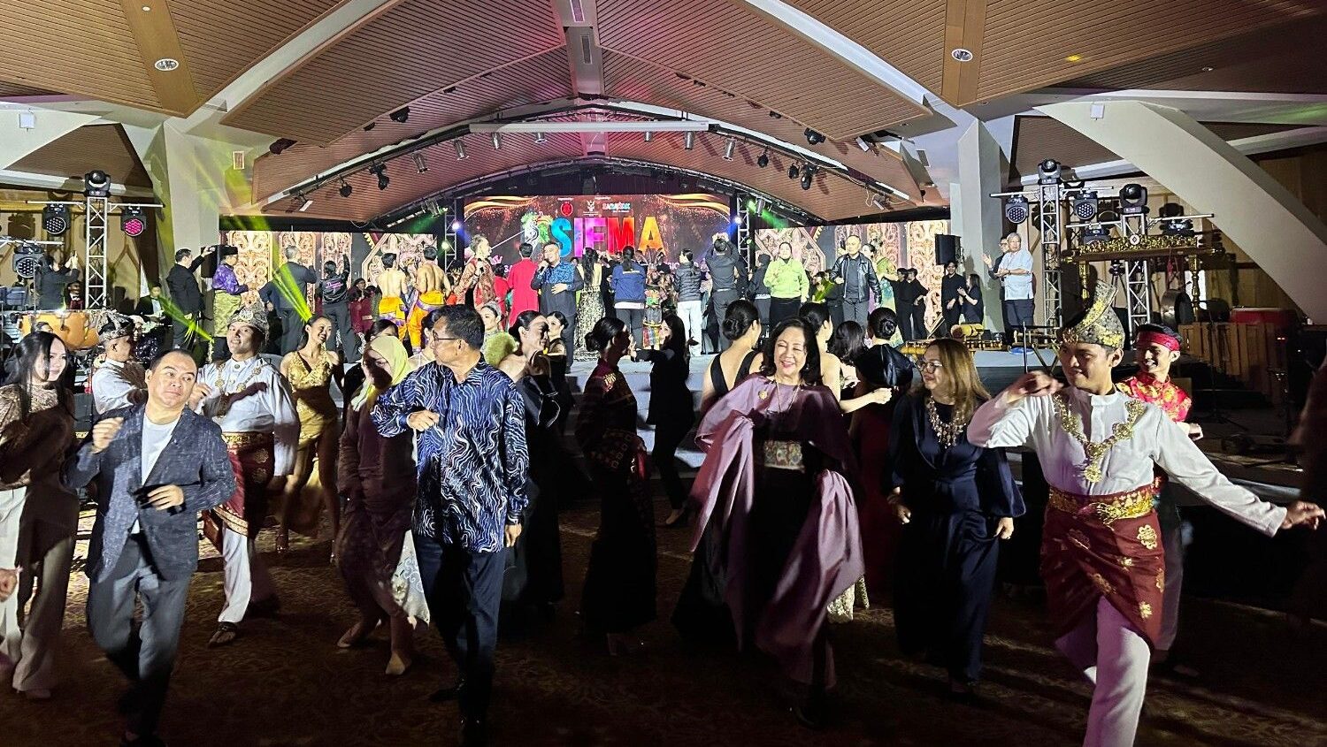 An Audience’s Take: The Heart of the SIFMA 6 1 An Audience’s Take The Heart of the SIFMA 6