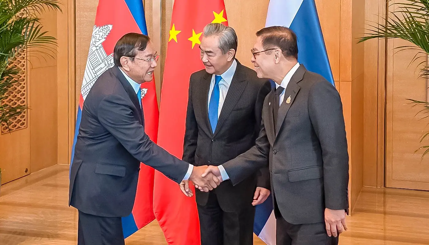 Beijing, Beijing News, China, China News, Bangkok, Bangkok News, Thailand, Thailand News, Phnom Penh, Phnom Penh News, Cambodia, Cambodia News, Yunnan, Yunnan News, Border Conflict, Ceasefire, Diplomacy