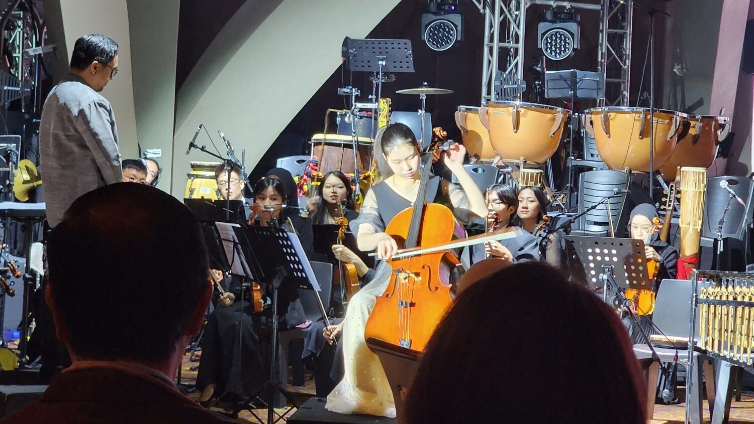 Rising Malaysian Cello Prodigy Making Waves on the Global Stage 1 Rising Malaysian Cello Prodigy Making Waves on the Global Stage