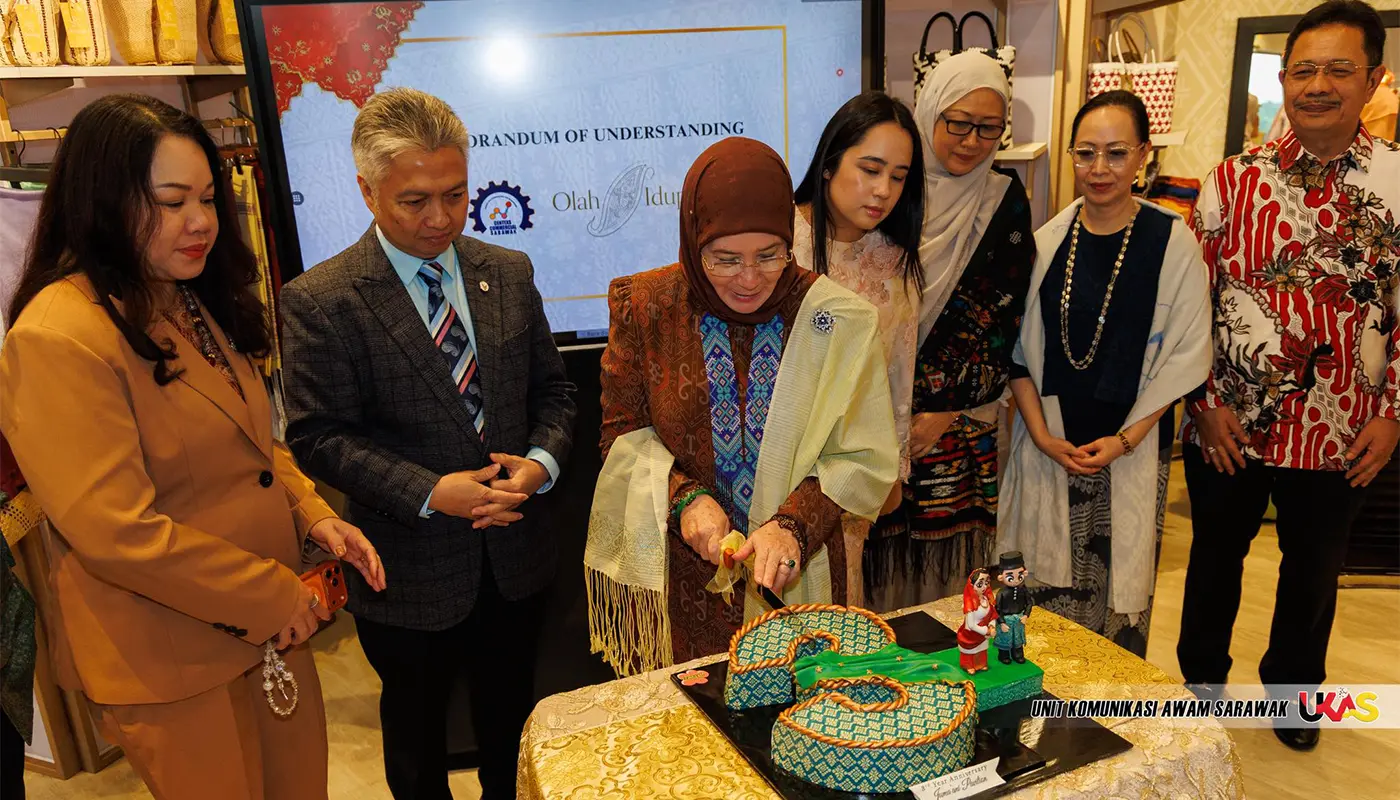 Royal Visit Reinforces Sarawak’s Songket and Textile Heritage 1 Sarawak, Sarawak News, Kuching, Kuching News, Songket, Weaving Heritage, Textile Industry, CENTEXS, Tun Jugah Foundation, Creative Economy