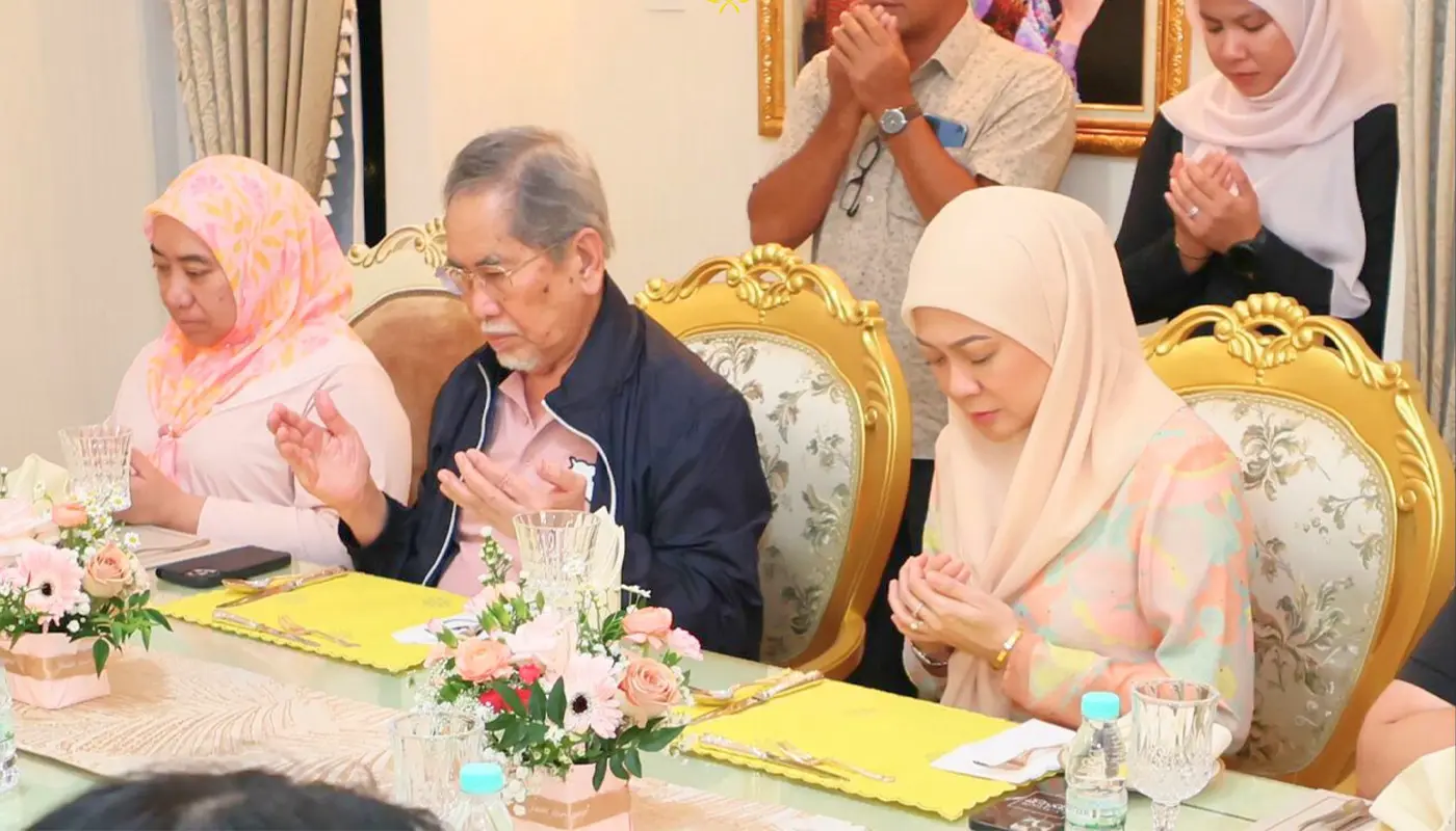 Sarawak, Sarawak News, Kuala Lumpur, Kuala Lumpur News, Wan Junaidi, Sarawak Governor, Family Gathering, Official Residence, Community Harmony