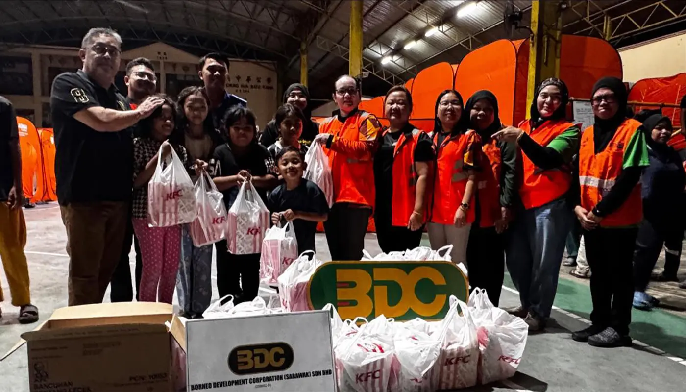 BDC Provides Flood Victims With 250 Meal Packs In Kuching 1 Sarawak, Sarawak News, Kuching, Kuching News, Flood Relief, Humanitarian Aid, Disaster Response, Borneo Development Corporation