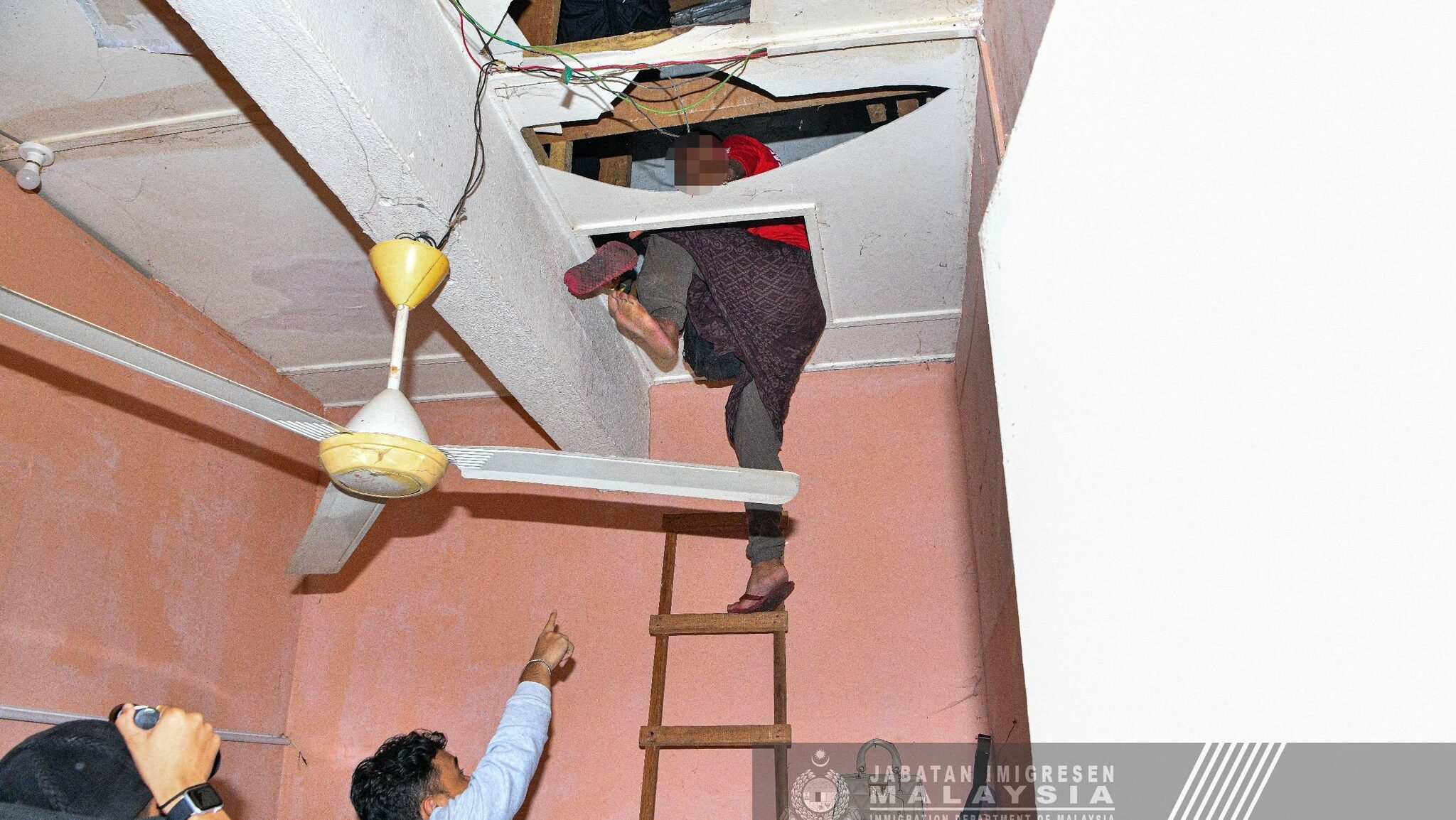 Massive Immigration Sweep Nets 218 Foreign Nationals in Cheras