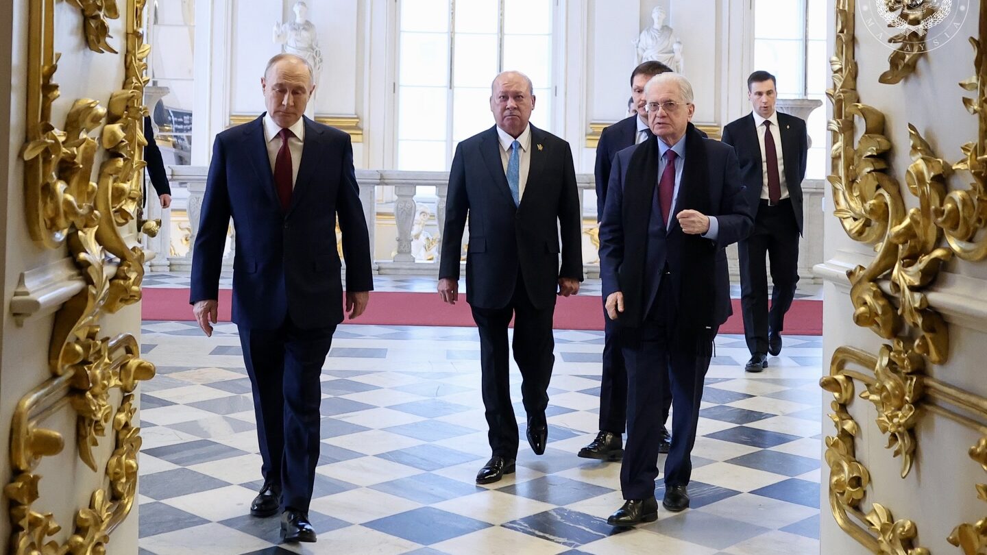 Sultan Ibrahim Meets President Putin at Historic Hermitage Museum 1 Sultan Ibrahim Meets President Putin at Historic Hermitage Museum