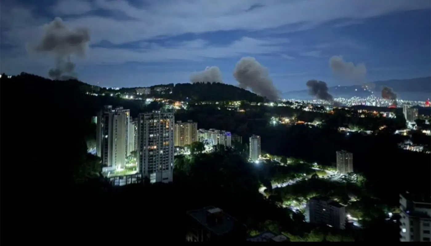 US Airstrikes Hit Caracas: Venezuela Declares State of Emergency 1 Caracas, Caracas News, Venezuela, Venezuela News, Nicolás Maduro, United States, United States News