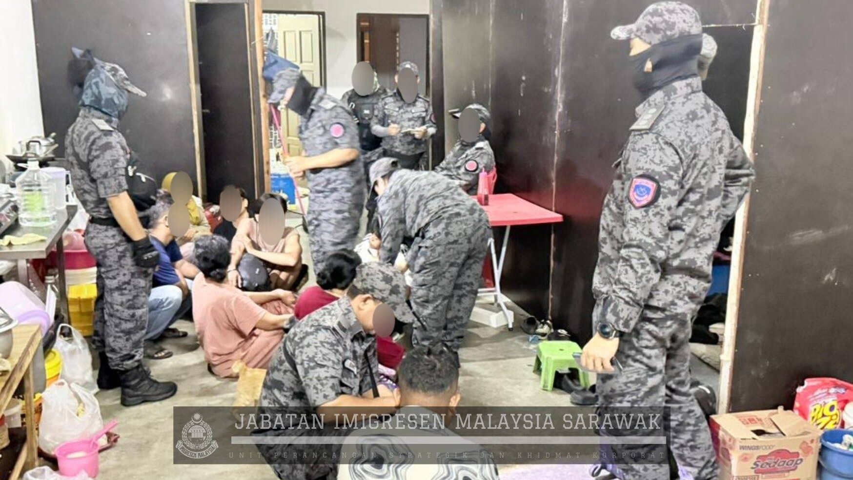 54 Foreign Nationals Held in Integrated Immigration Operation