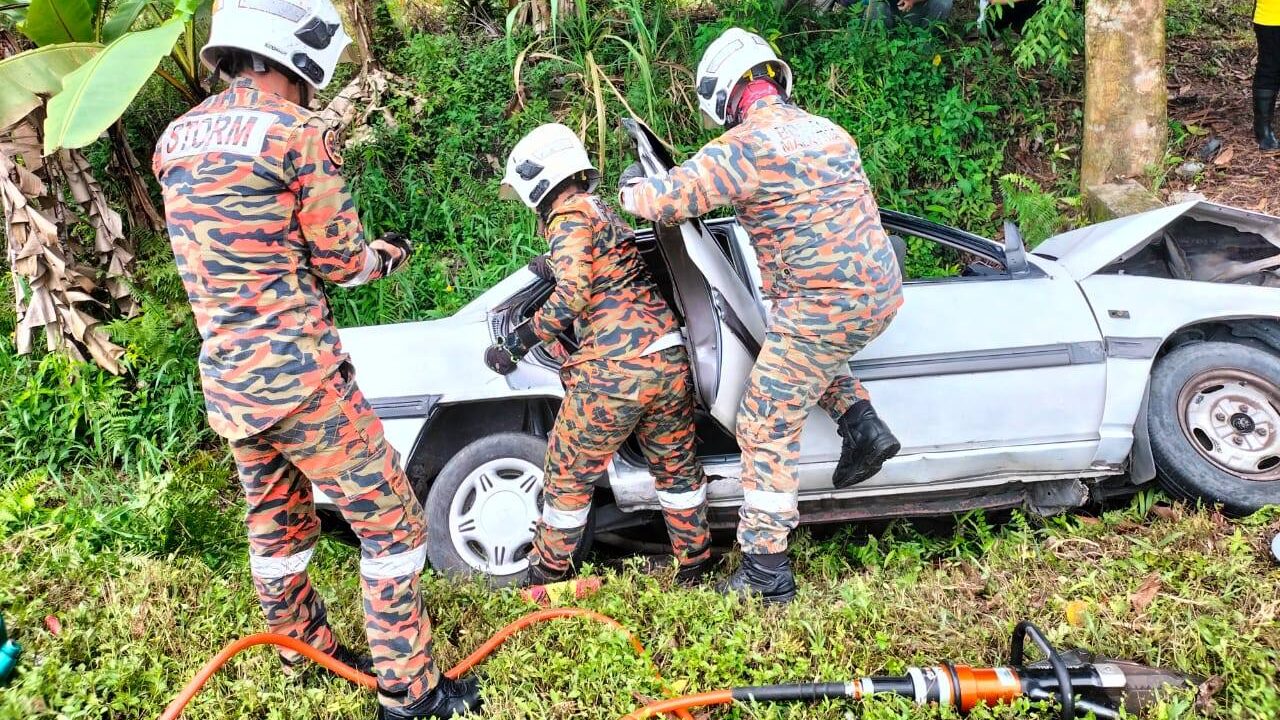 Elderly Driver Killed in Kuching–Serian Road Crash at Mile 28