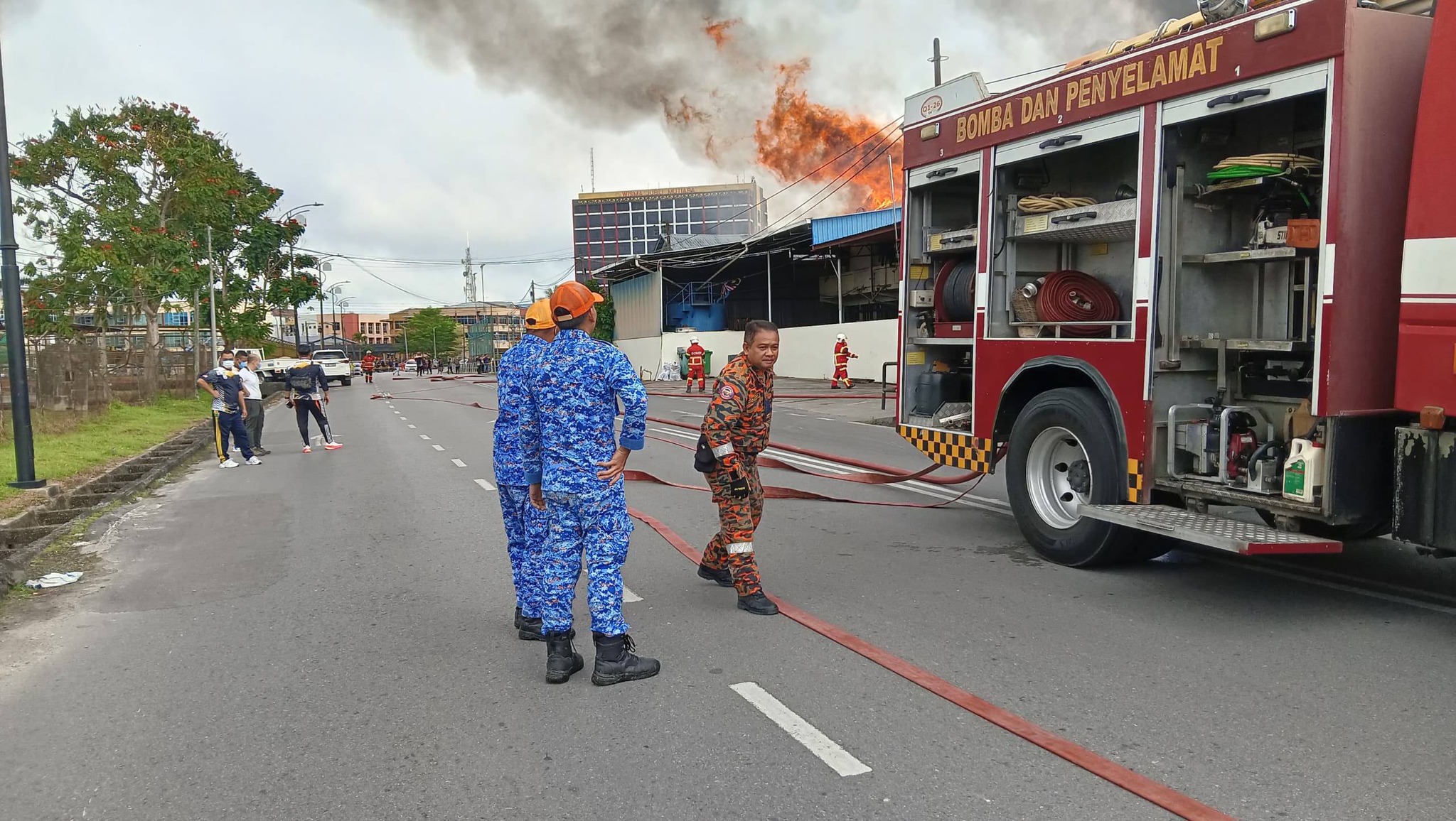 Fire Hits Kuala Rajang Aquaculture Workers’ Hostel in Sarikei