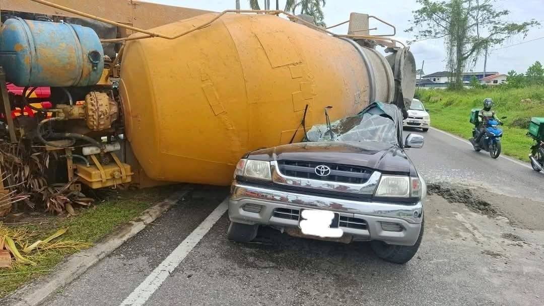 Man Dies as 4WD Crushed by Cement Lorry