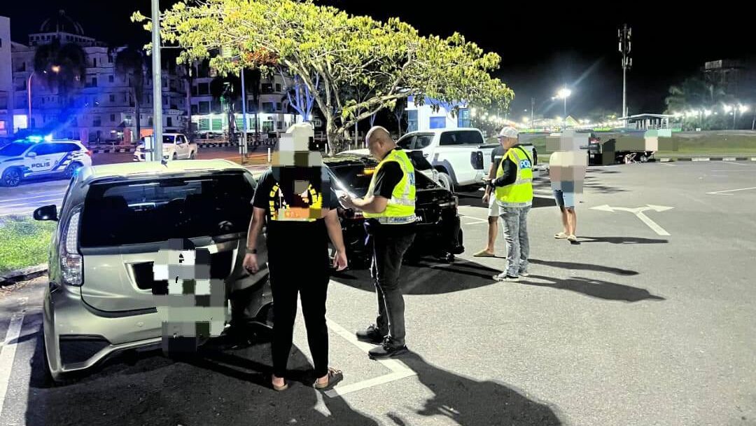 Police Crack Down on Noisy Vehicles at Taman Bulatan Miri