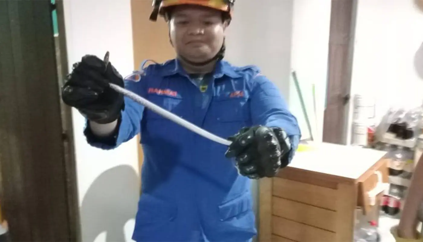 APM Sarikei Safely Handles Snake Capture Operation 1 Sarawak, Sarawak News, Sarikei, Sarikei News, Public Safety, APM Sarikei