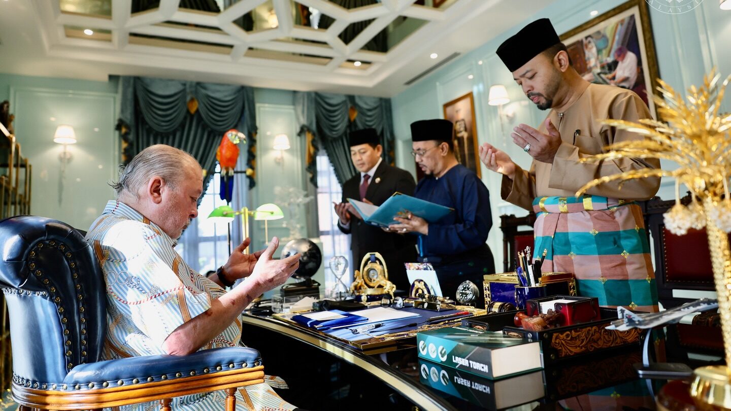 Agong Contributes RM10 Million Zakat to Johor