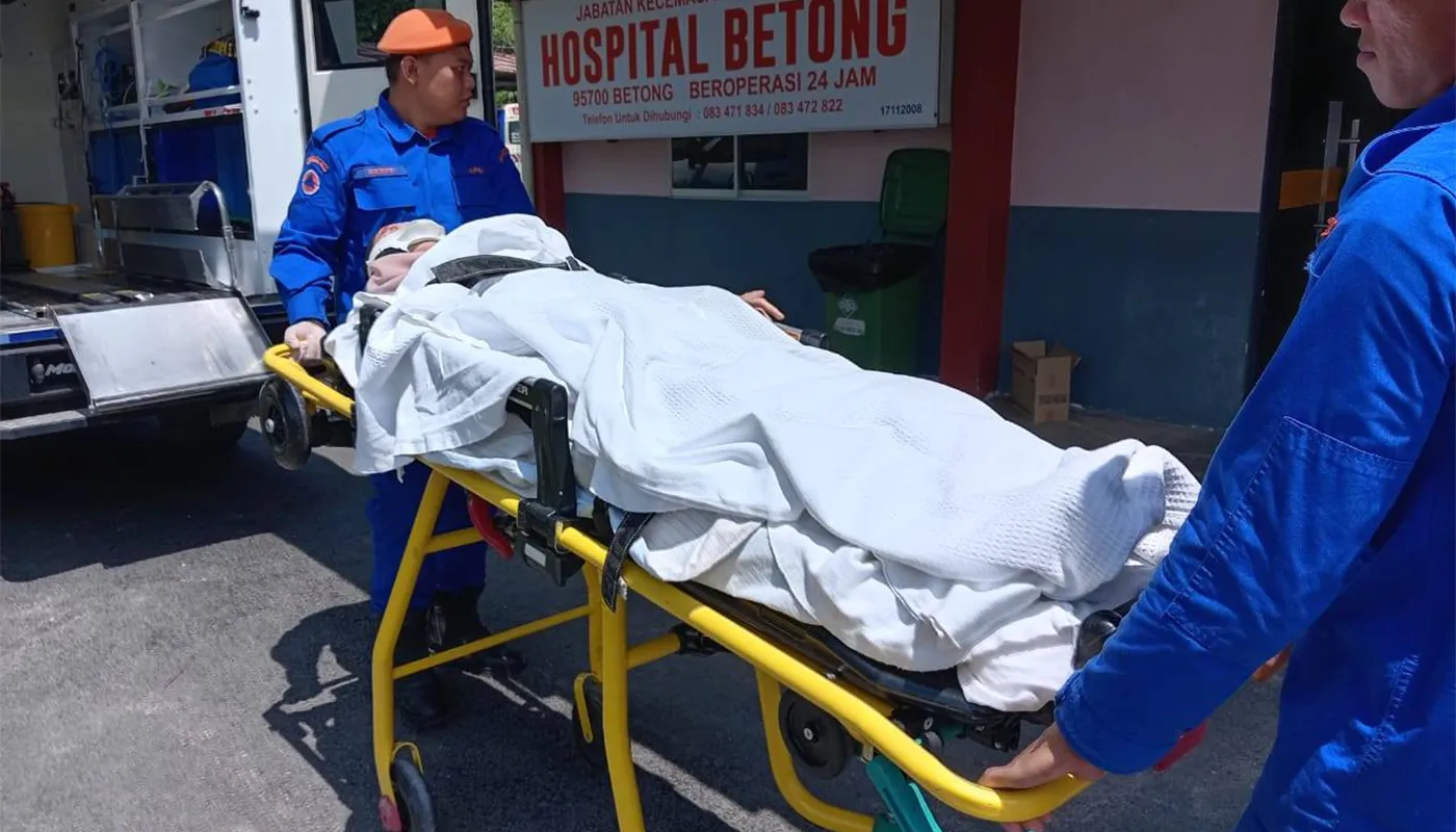 Passenger Injured, Driver Hurt in Spaoh Road Accident 1 Sarawak, Sarawak News, Spaoh, Spaoh News, Road Accident,