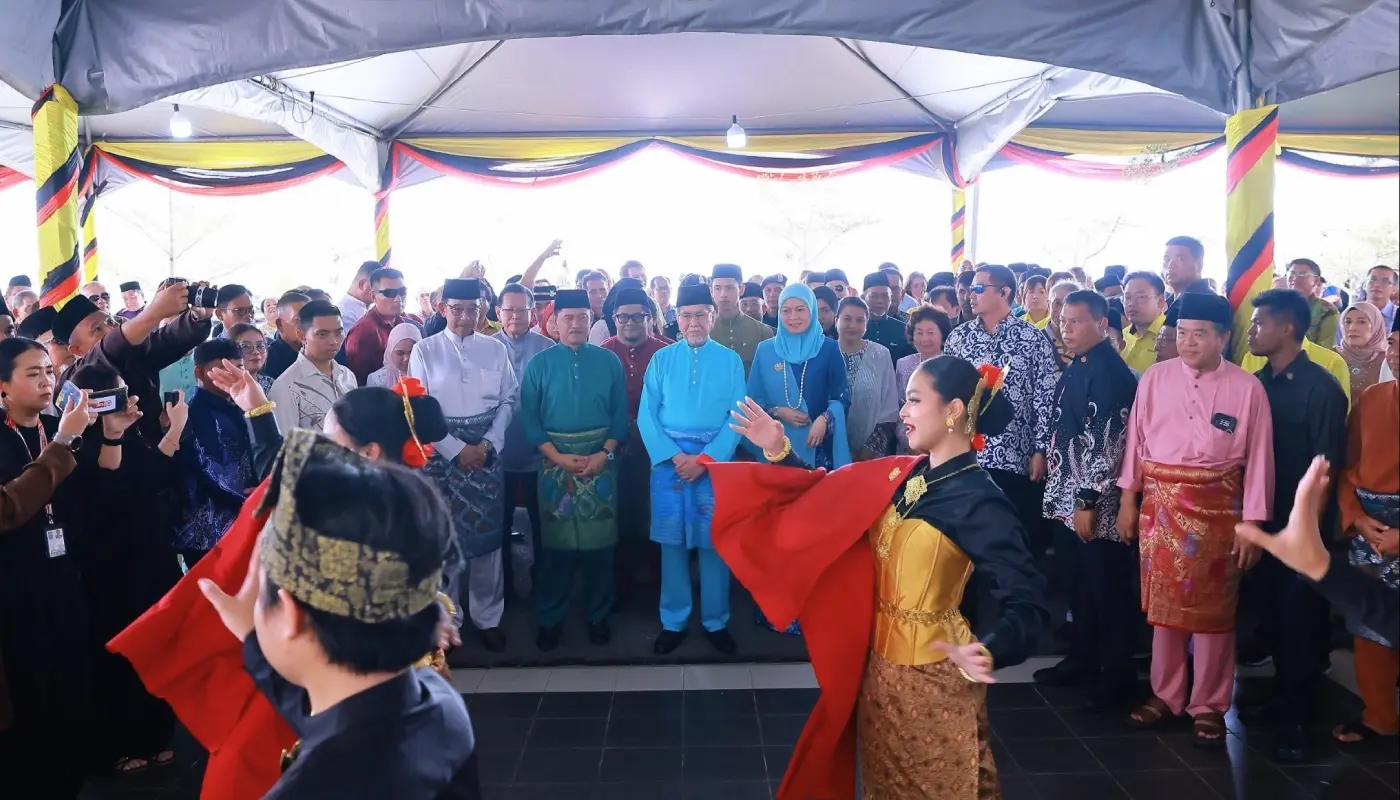 Sarawak Governor Visits YB Datuk Dr. Ripin’s Residence in Miri 1 Sarawak, Sarawak News, Miri, Miri News, Sarawak Governor, Aidilfitri, Sarawak Leaders