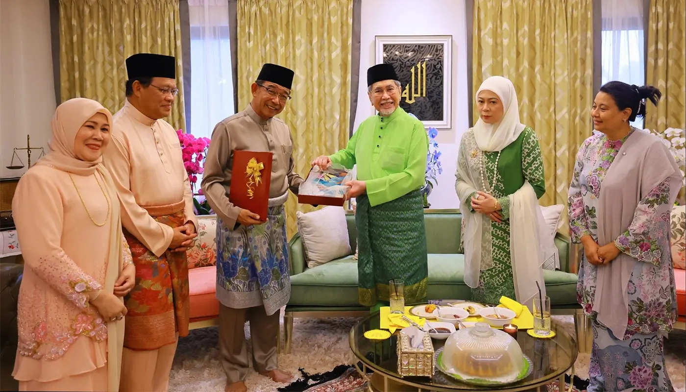Sarawak Governor and Wife Attend Aidilfitri Open House in Petra Jaya 1 Sarawak, Sarawak News, Kuching, Kuching News, Aidilfitri, Petra Jaya, Sarawak Government