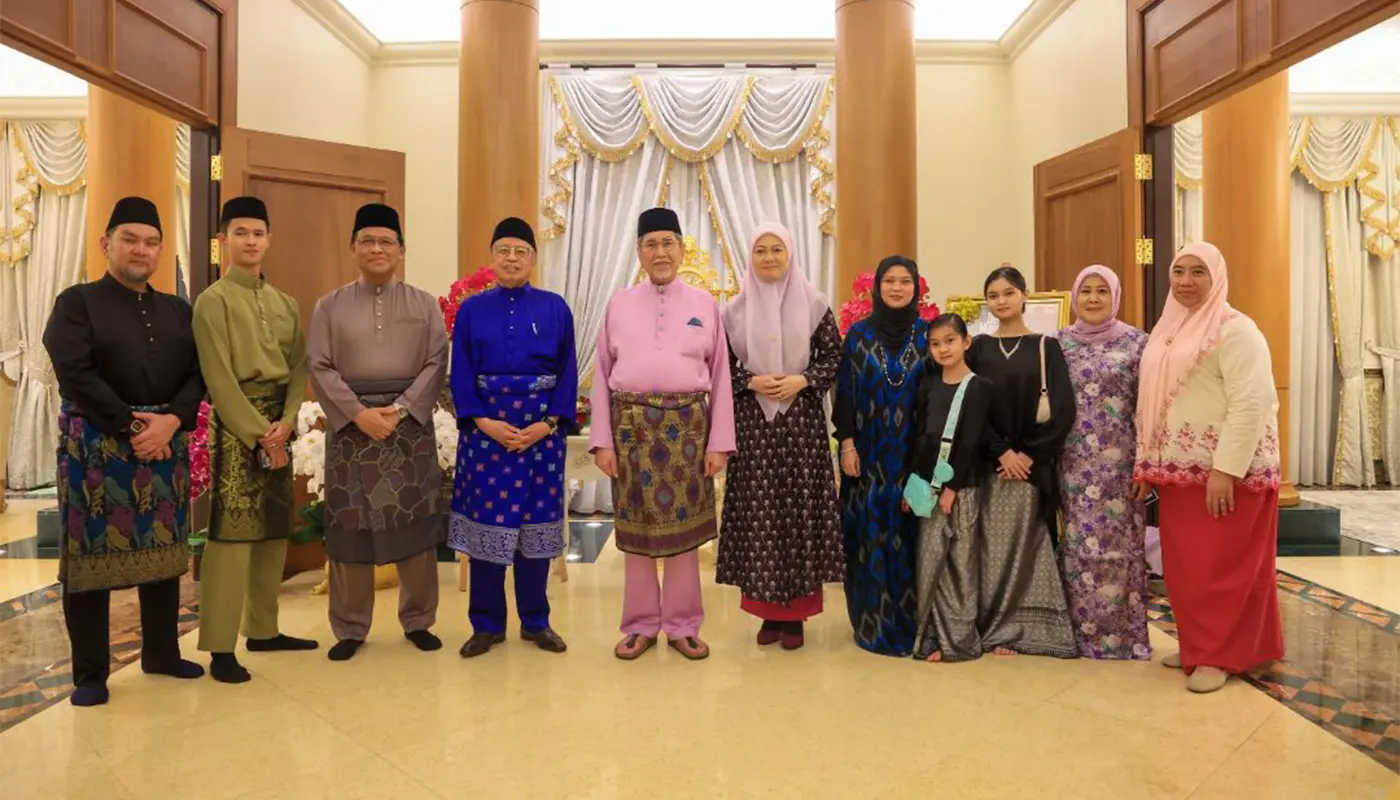 Sarawak Premier Pays Hari Raya Visit to Governor’s Residence 1 Sarawak, Sarawak News, Kuching, Kuching News, Hari Raya Aidilfitri, Sarawak Governor, Kasuma Resort