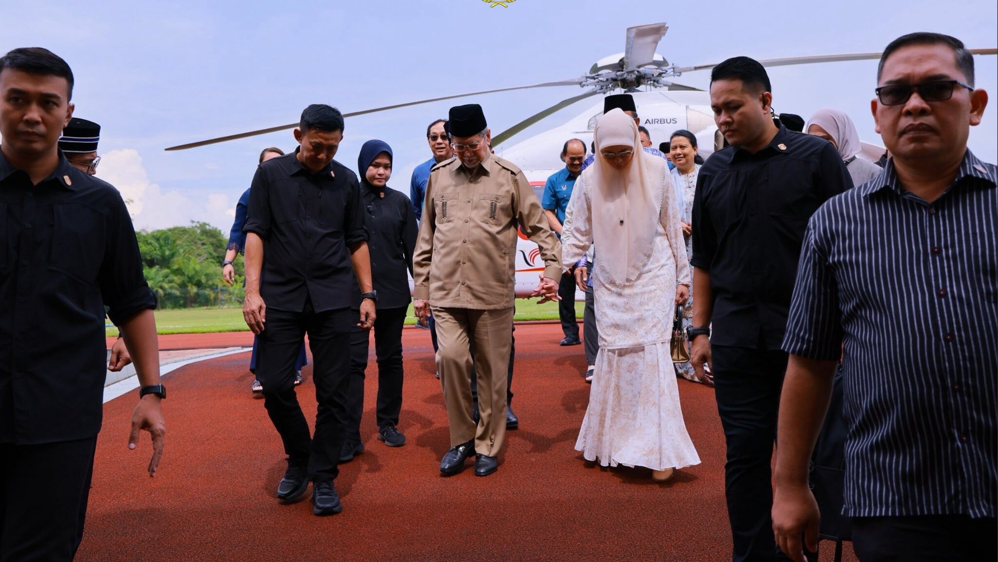 TYT Wan Junaidi Arrives in Sri Aman for Nuzul Al-Quran Event