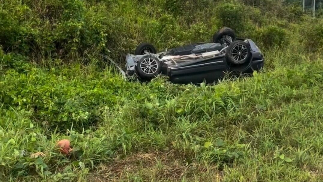 Tragedy Strikes Sri Aman Three Dead, Five Injured in Fiery Crash