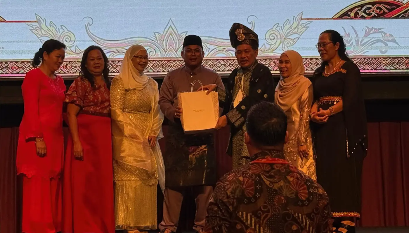 Budi Salutation Ceremony Honours Retiring Officer at Pusat Jantung Sarawak 1 Sarawak, Sarawak News, Kuching, Kuching News, Pusat Jantung Sarawak, Retirement, Healthcare, Heart Specialist Hospital, Asia-Pacific, Tan Kai