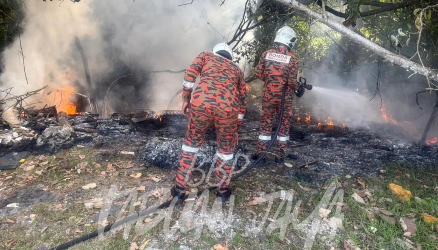 Firefighters Contain Muara Tebas Garbage Fire Amid Dry Weather 1 Sarawak, Sarawak News, Kuching, Kuching News, Muara Tebas, Fire and Rescue