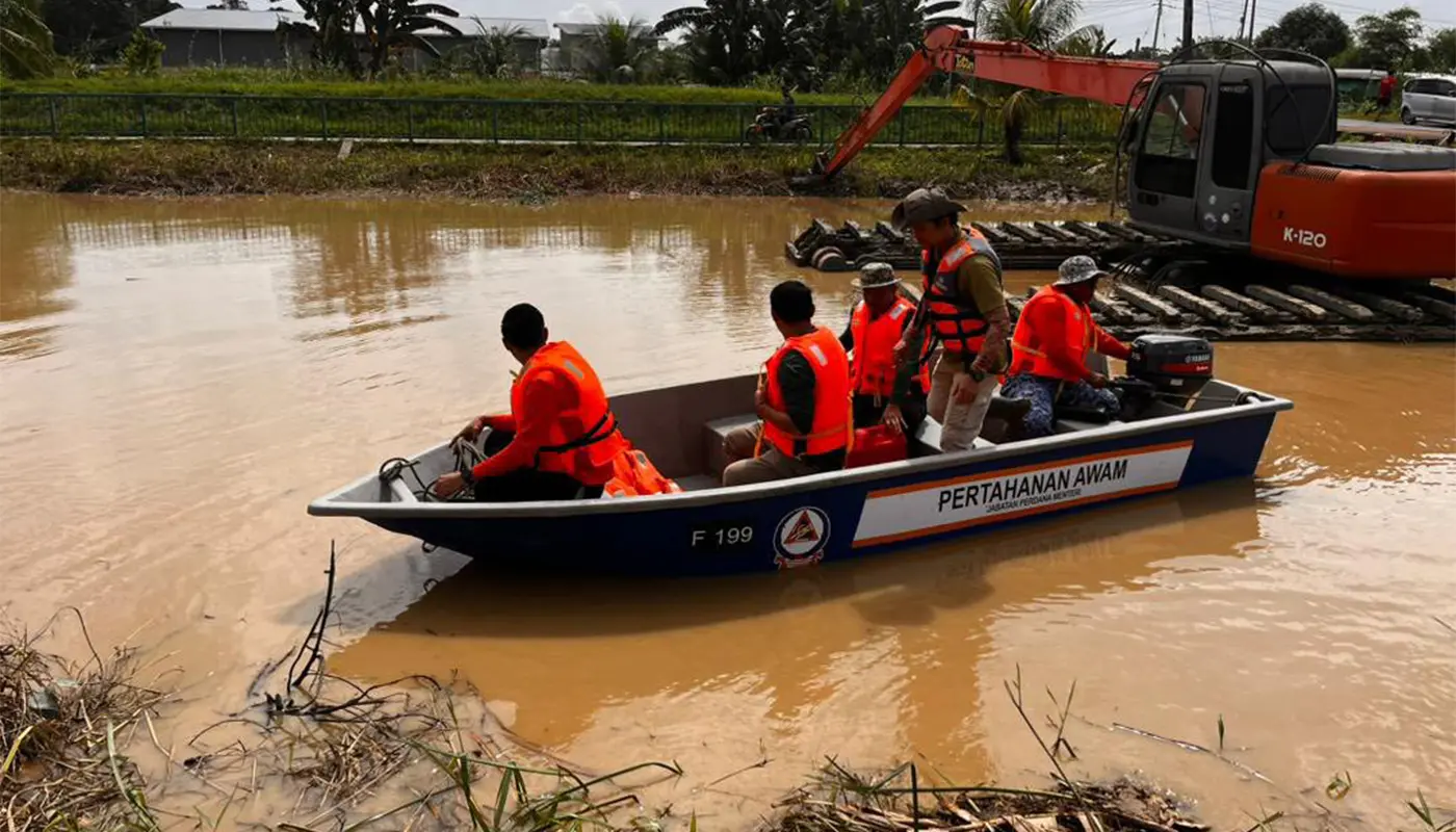 Flushing Operation Ensures Safety Ahead of Betong Mini Regatta 1 Sarawak, Sarawak News, Betong, Betong News, Civil Defence, Regatta, Public Safety, Sarawak Forestry Corporation