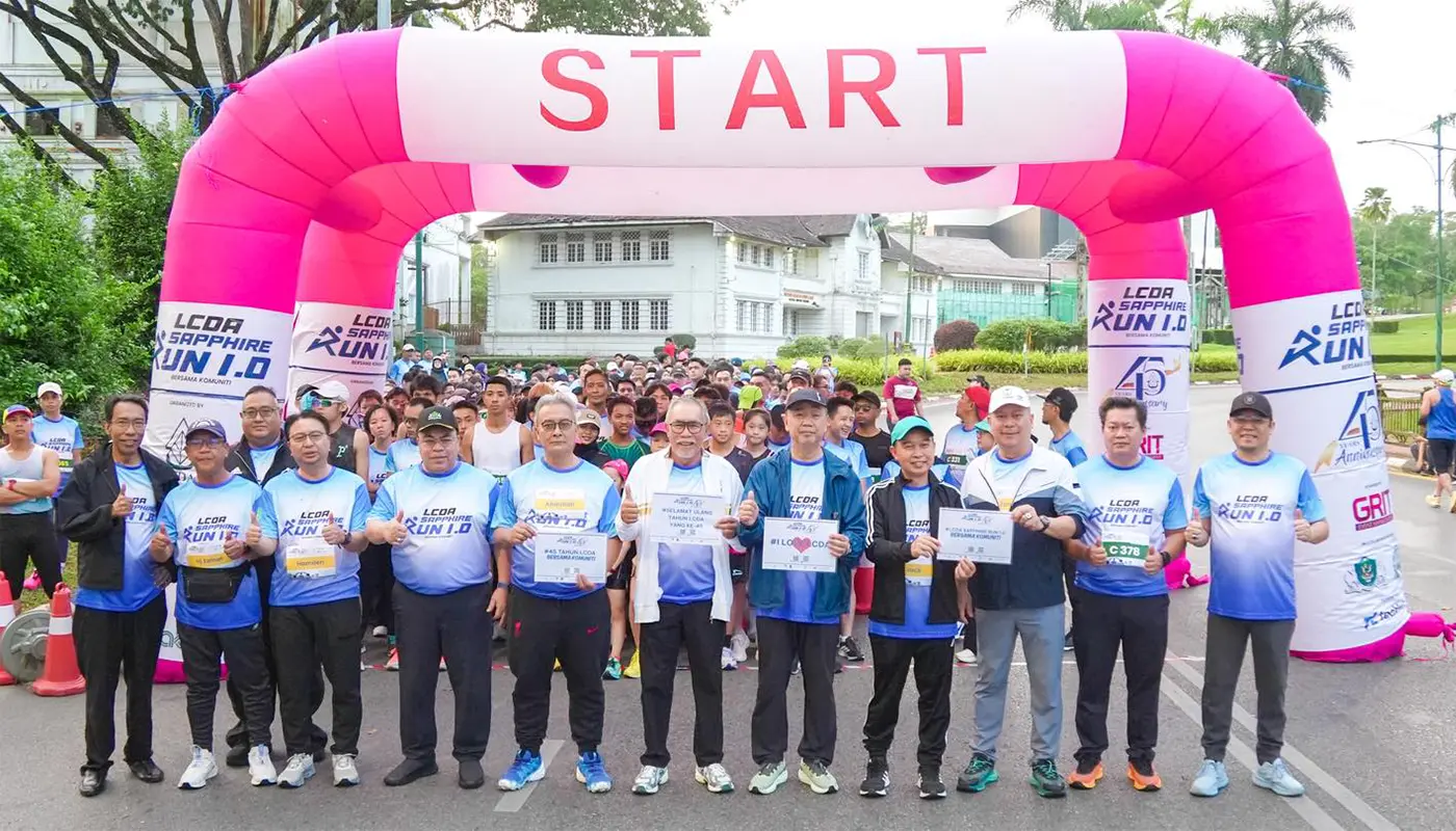Sarawak, Sarawak News, Kuching, Kuching News, DBKU, Car Free Morning, LCDA, Len Talif Salleh, Padang Merdeka, Kuching Waterfront, Darul Hana Bridge, Community Run