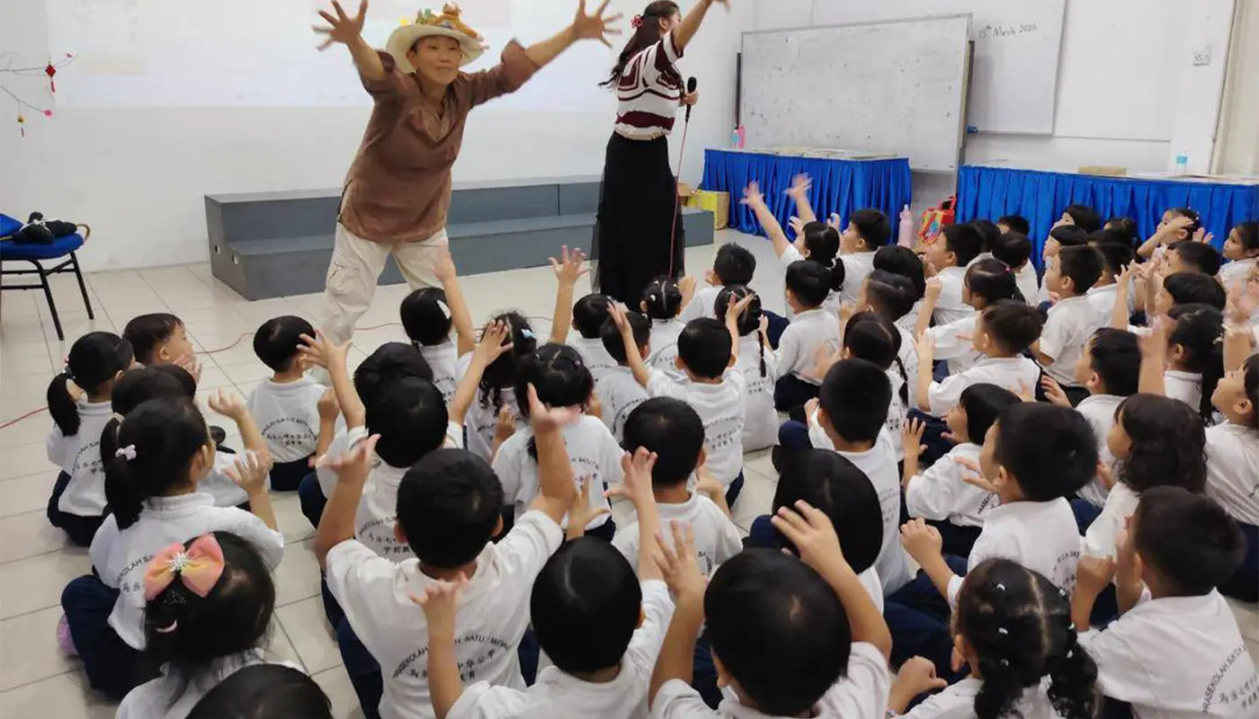 Let's Read Together 2026: Storyteller Tour Continues in SJKC Batu 7 1 Sarawak, Sarawak News, Kuching, Kuching News, Education, Literacy, Storytelling, Jom Baca 2026, Pustaka Negeri Sarawak, Sarawak Storyteller Association