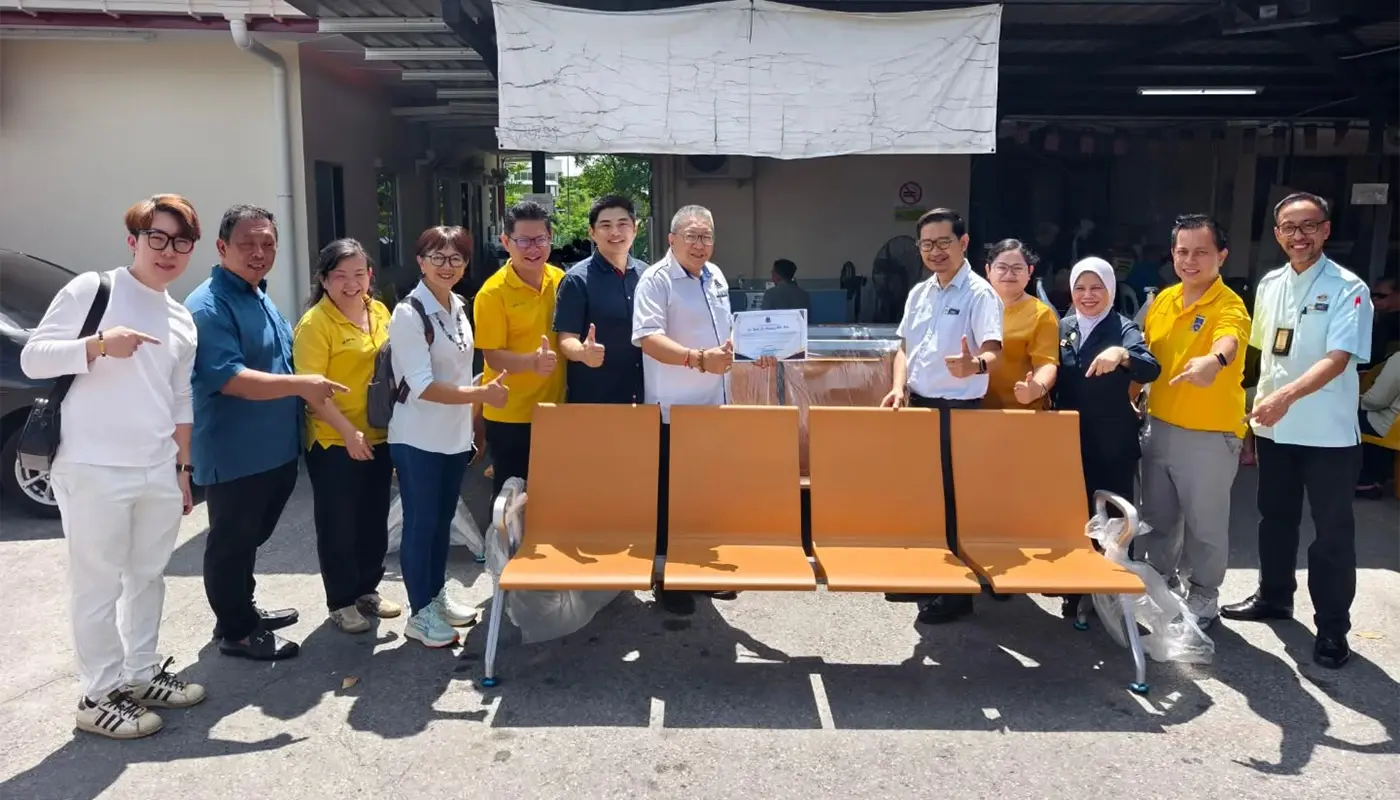 MBKS Donates Benches to Enhance Patient Comfort at Tanah Puteh Clinic 1 Sarawak, Sarawak News, Kuching, Kuching News, MBKS, Healthcare, Community Collaboration, Patient Comfort, Public Health