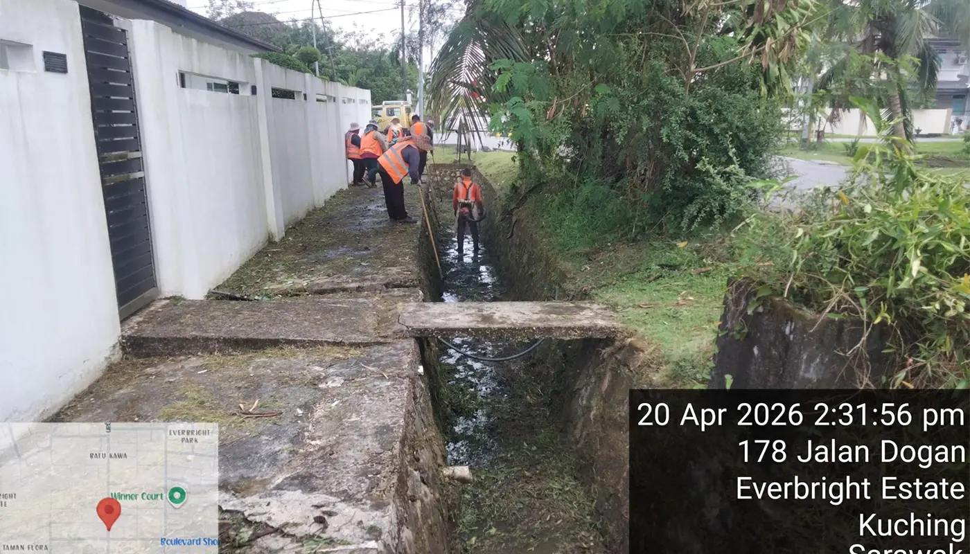 MPP Conducts Routine Drain Clearing Around Padawan 1 Sarawak, Sarawak News, Padawan, Padawan News, MPP, Drainage System, Public Safety, Infrastructure Maintenance