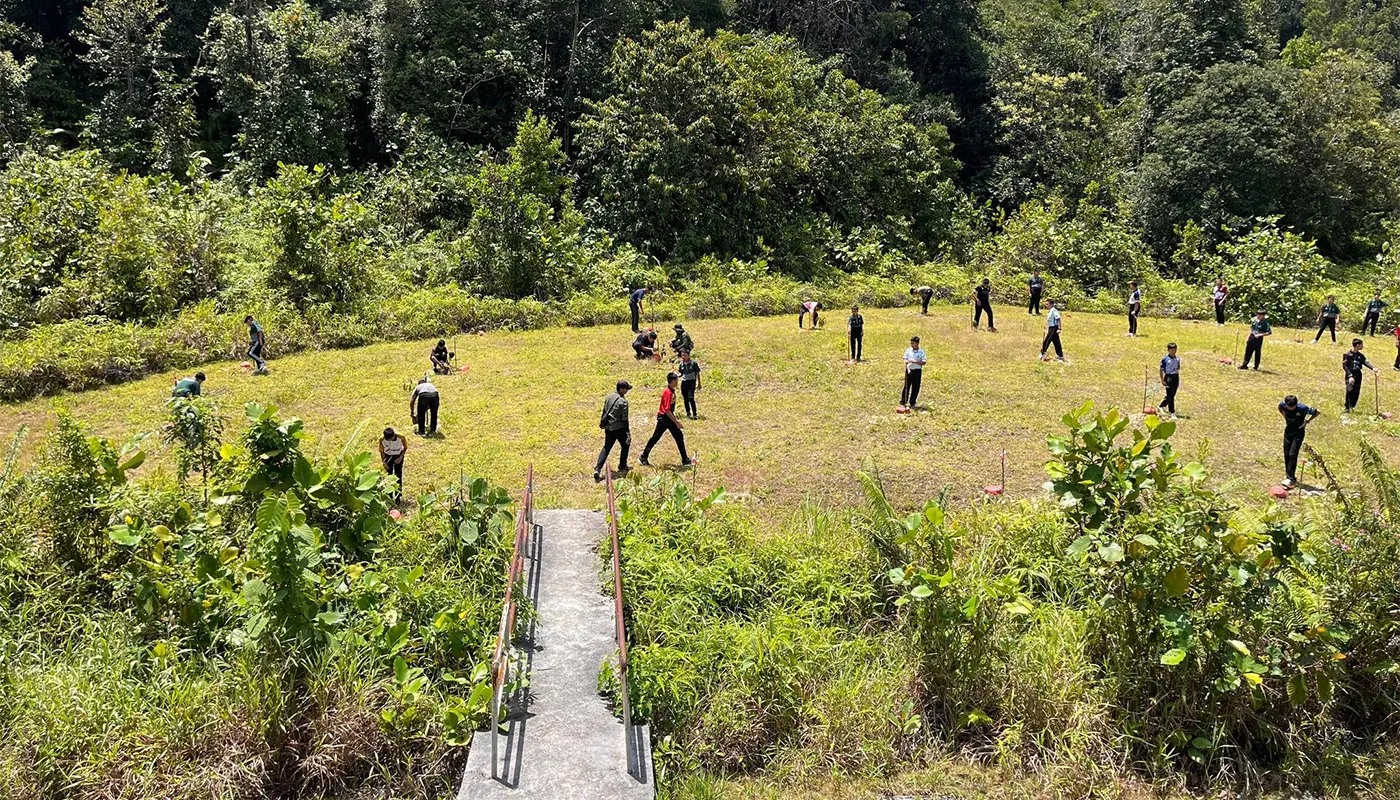 MRSM Betong Marks Earth Day with Tree Planting Drive 1 Sarawak, Sarawak News, Betong, Betong News, MRSM Betong, Earth Day, Tree Planting, Environmental Conservation, Forestry Department, RIFD, Green Initiatives
