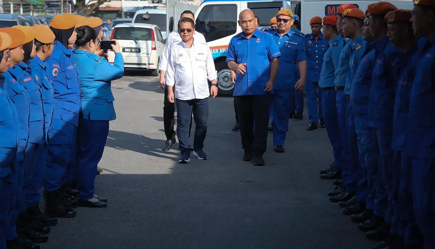 Minister Mustapha Sakmud Reviews Disaster Preparedness at Miri Operations Centre 1 Sarawak, Sarawak News, Miri, Miri News, Disaster Management, Civil Defence, Emergency Preparedness, MADANI Government