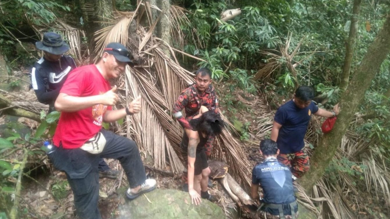 Missing Aussie Hiker Found Safe on Mount Santubong 1 Missing Aussie Hiker Found Safe on Mount Santubong