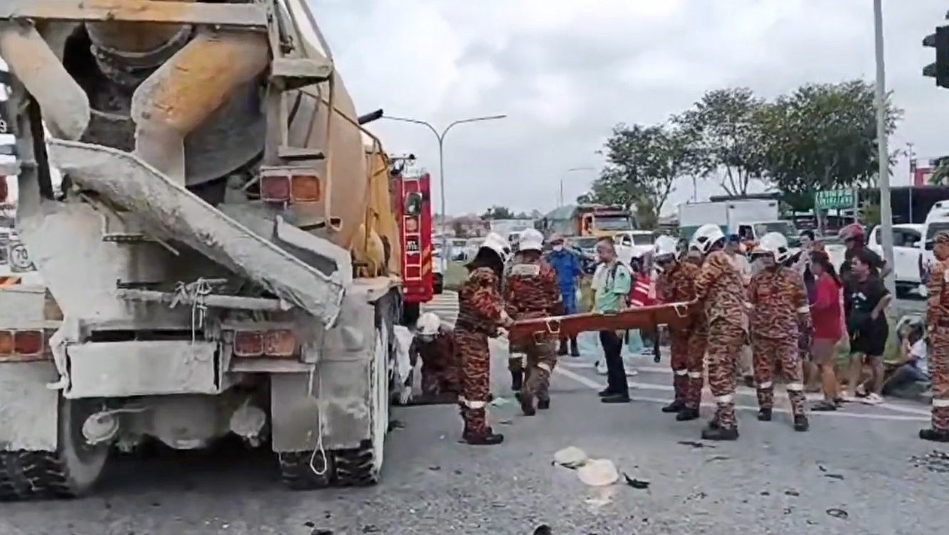 Motorcyclist Dies in Crash with Cement Lorry in Sibu
