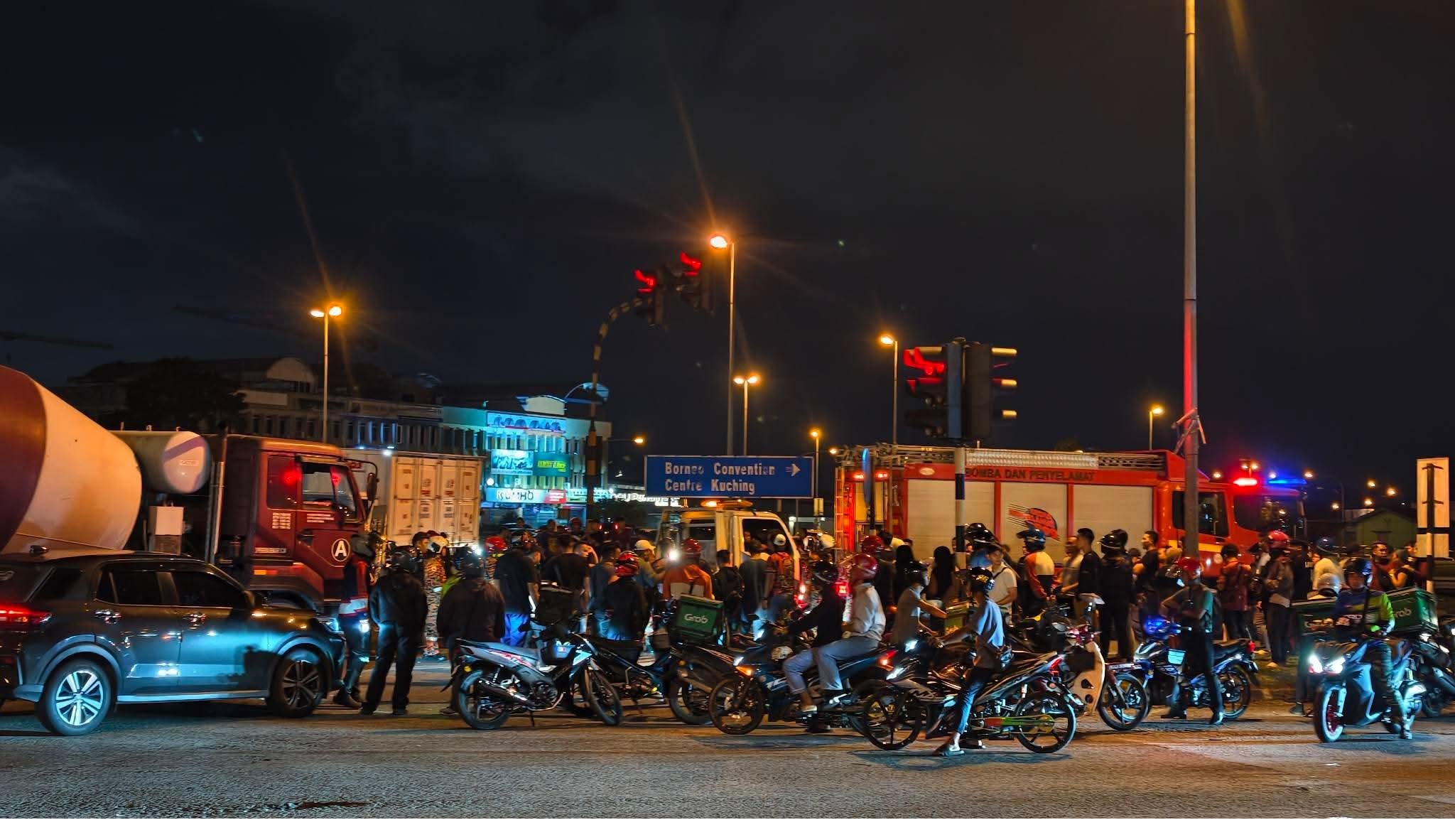 Motorcyclist Killed in Crash with Cement Lorry in Kuching