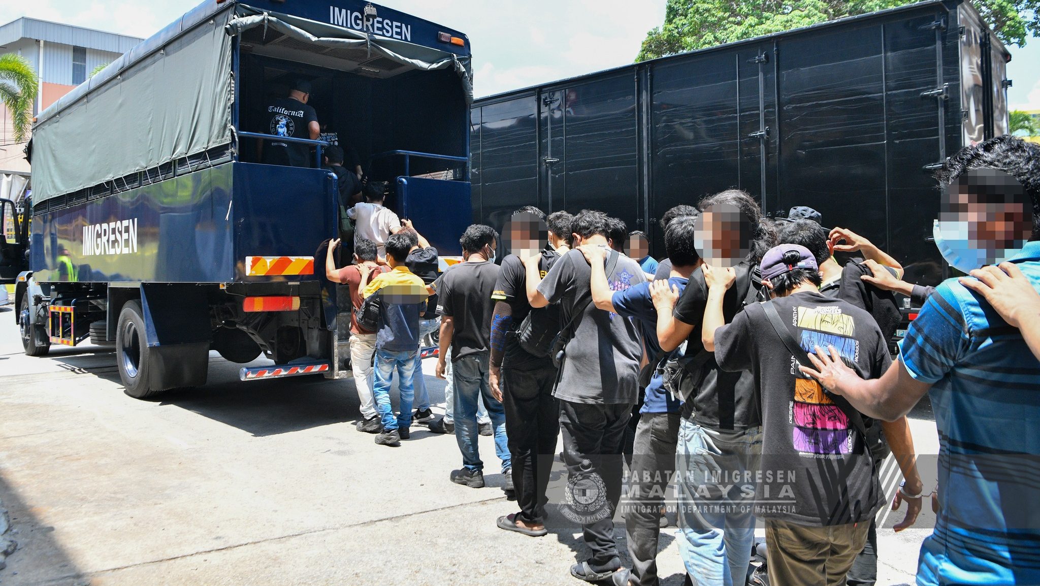 Ops Mega 133 Foreign Workers Held in Selangor