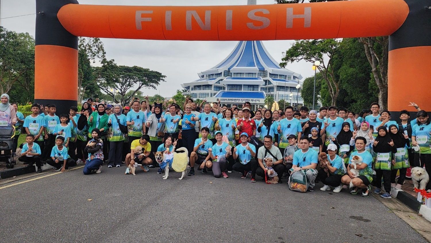 PET WALK 2.0 Draws Over 1,000, Raises RM12,500 1 PET WALK 2.0 Draws Over 1,000, Raises RM12,500