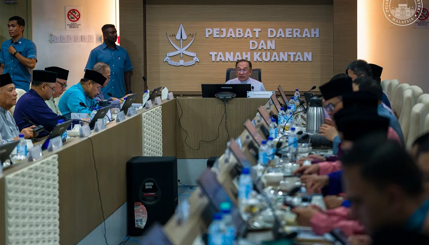 PM Anwar Ibrahim Urges Swift Action on Kuantan Projects Amid Economic Pressures 1 Kuantan, Kuantan News, Malaysia, Malaysia News, 13th Malaysia Plan, Pahang, Pahang News, MADANI, Public Welfare, National Security, Gulf Conflict, Oil Prices, Inflation