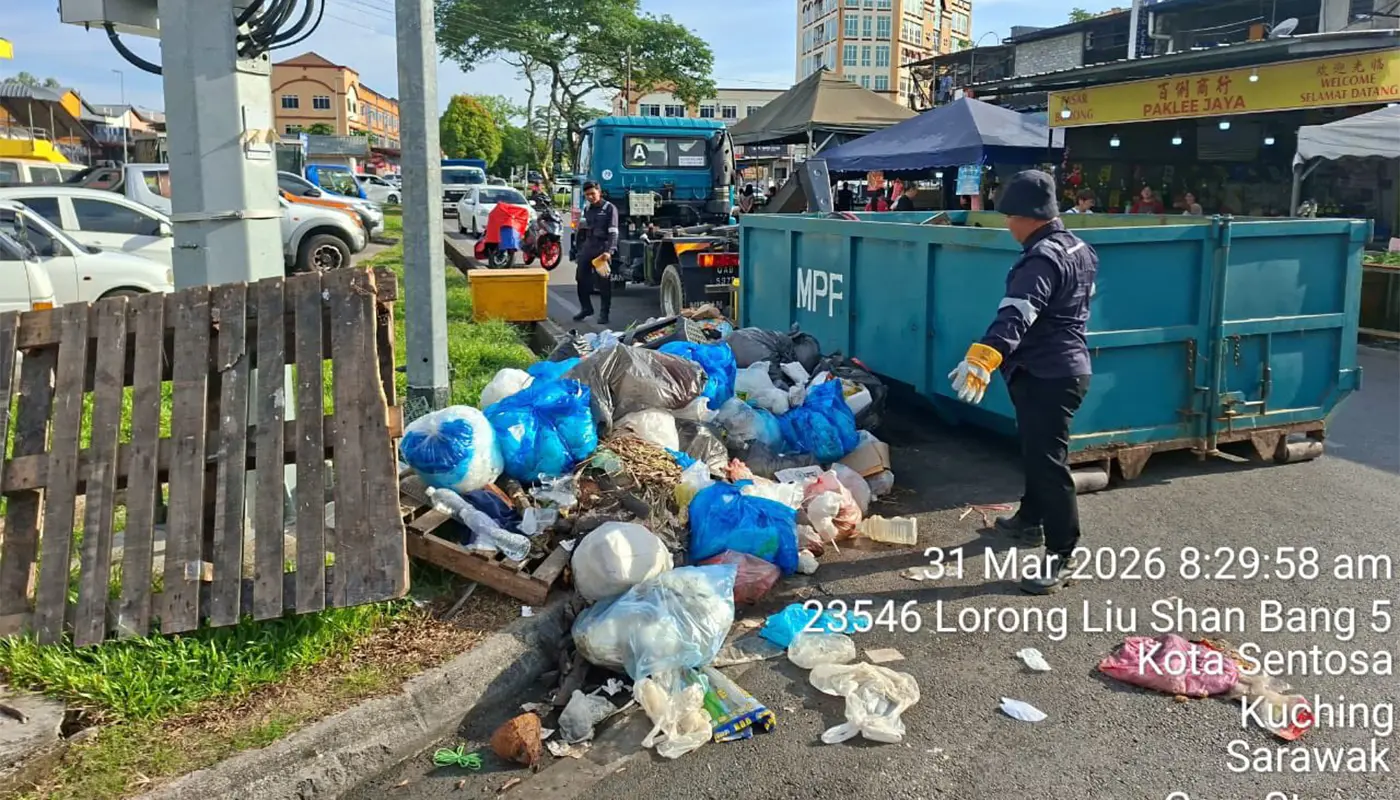 Padawan Council Clears Illegal Dumping Hotspot Near Kota Sentosa Market 1 Sarawak, Sarawak News, Padawan, Padawan News, Kota Sentosa, MPP, Illegal Dumping
