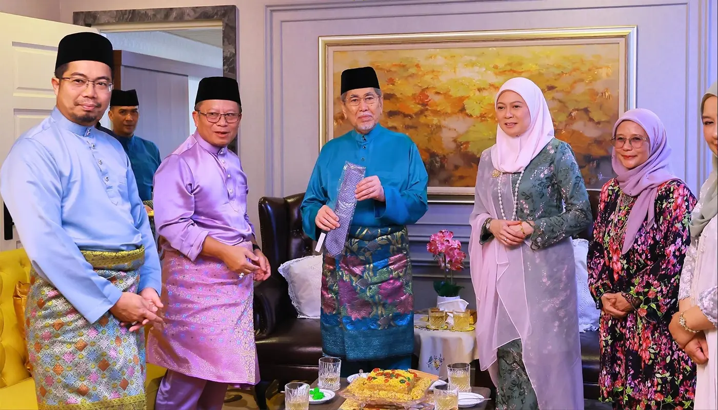 Sarawak Governor Visit Raya Aidilfitri To Government Secretary's Residence 1 Sarawak, Sarawak News, Kuching, Kuching News, Hari Raya Aidilfitri, Community Unity, State Leadership, Civil Service