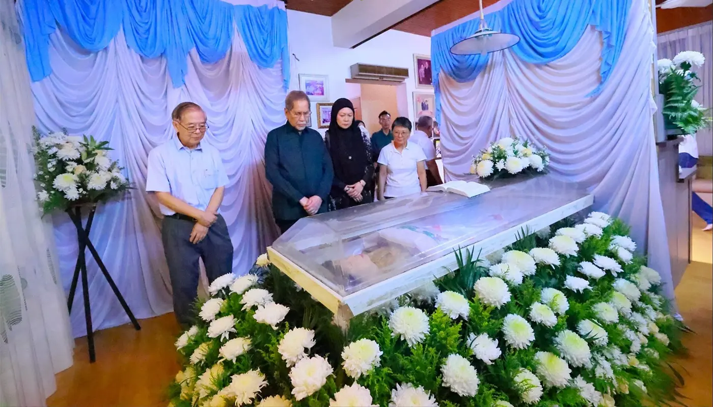 Sarawak Governor Honours Late Datin Patinggi Dr Jane Yong 1 Sarawak, Sarawak News, Kuching, Kuching News, Wong Soon Koh, Sarawak Leaders, Condolences, Obituary