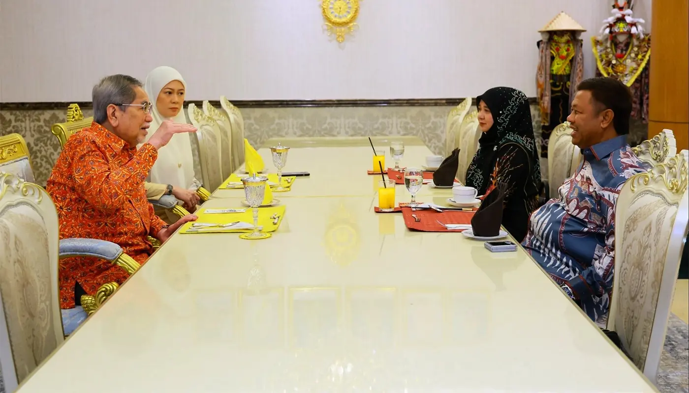Sarawak Governor Hosts Breakfast Reunion with Long-Time Friends 1 Sarawak, Sarawak News, Kuching, Kuching News, Petra Jaya, Sarawak Governor