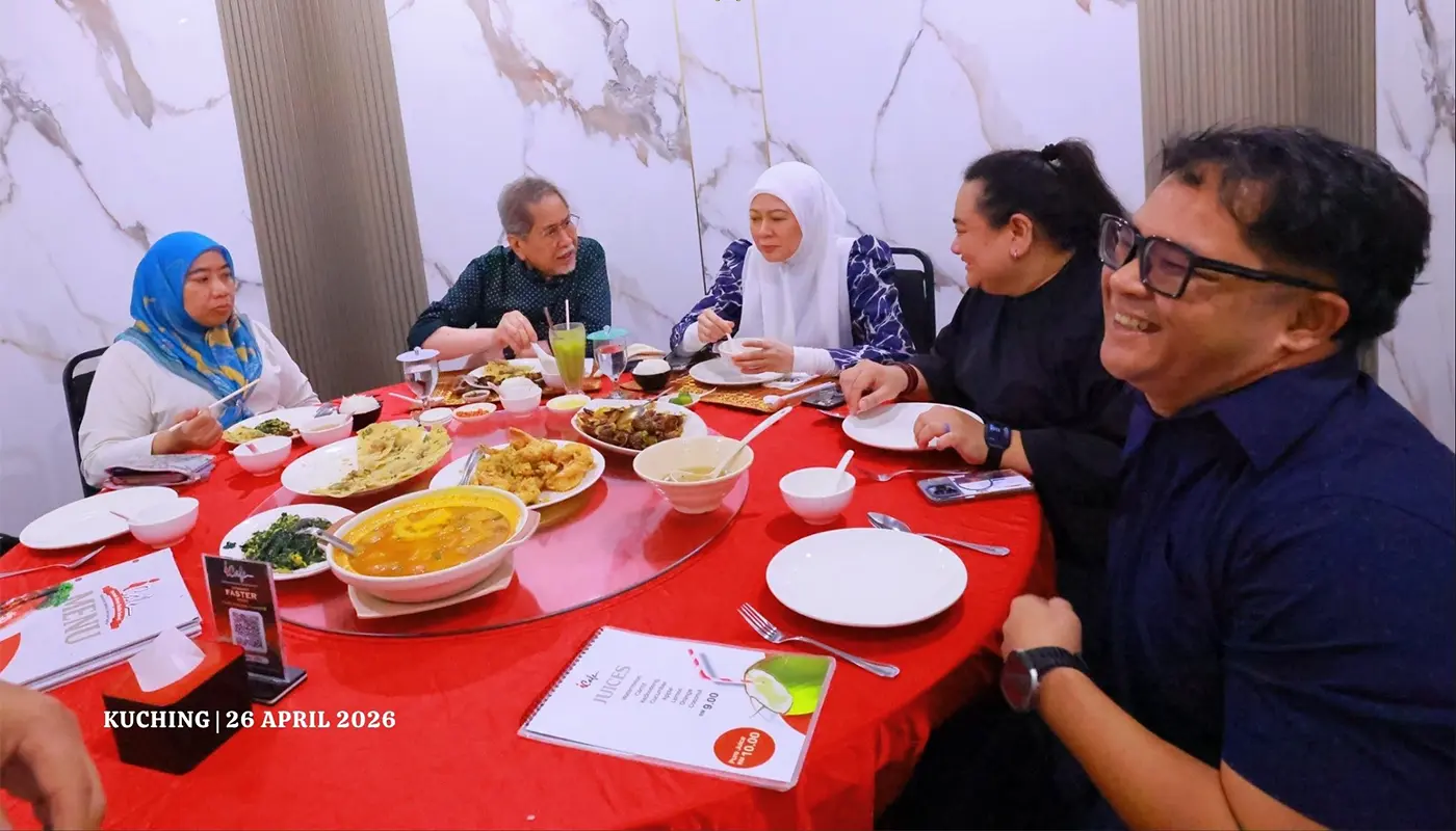 Sarawak Governor Shares Family Lunch at iCafe 1 Sarawak, Sarawak News, Kuching, Kuching News, iCafe, Family Time, Seafood Restaurant, Jalan Rubber, Community Lifestyle