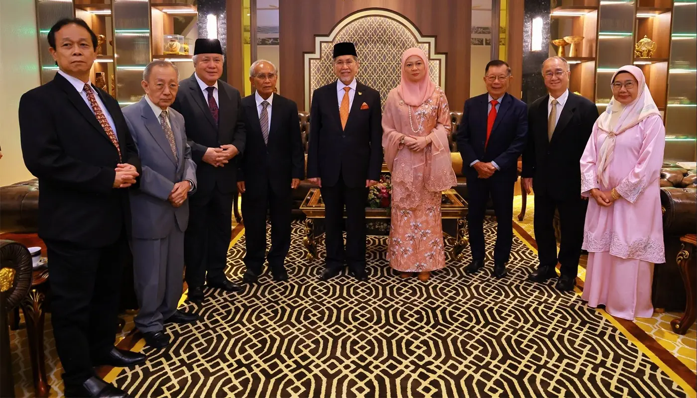 Sarawak Governor Welcomes Visit from Unity Foundation Leaders 1 Sarawak, Sarawak News, Kuching, Kuching News, Sarawak Unity Foundation, Cultural Heritage, Indigenous Communities, Social Cohesion, Petra Jaya