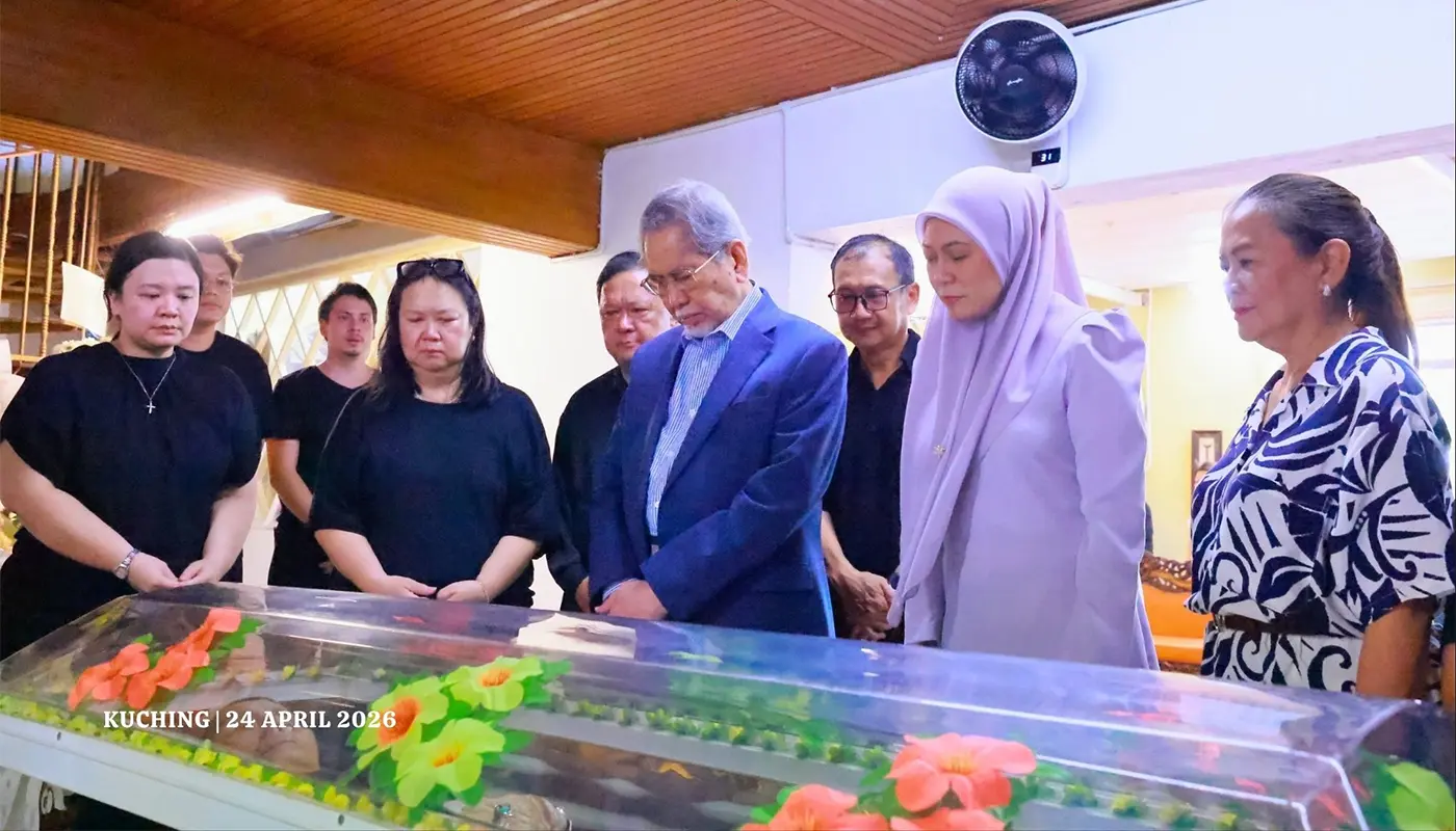 Sarawak Governor and His Wife Honour Late Dato Sri Bo’ Tajang Laing 1 Sarawak, Sarawak News, Kuching, Kuching News, Dato Sri Bo’ Tajang Laing, Malaysia Agreement 1963, Sarawak Leadership, State Development