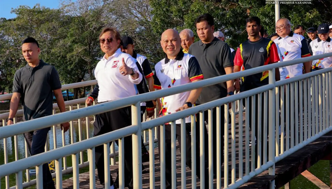 Sarawak Premier Joins Brisk Walk at Taman Bulatan Miri 1 Sarawak, Sarawak News, Miri, Miri News, Healthy Lifestyle, Community Engagement, Public Recreation