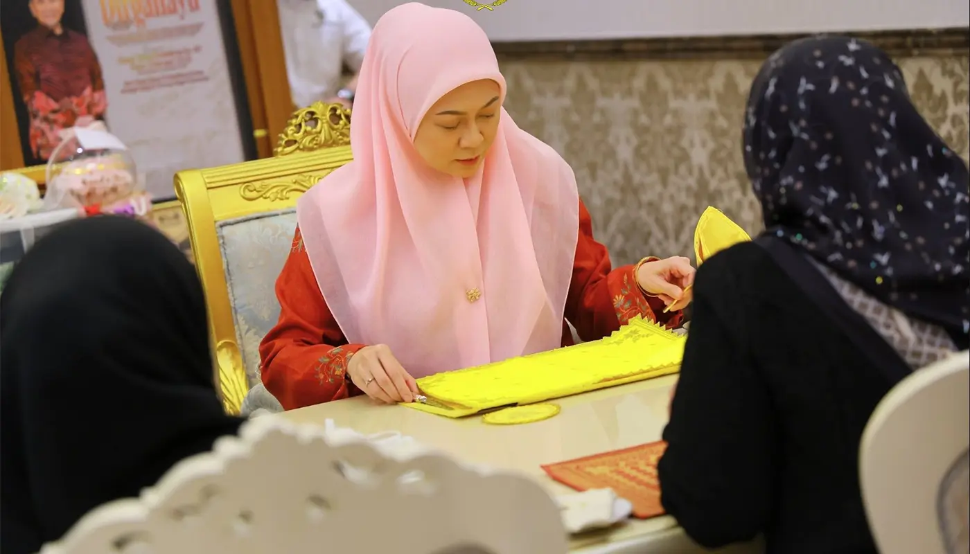 Sarawak Toh Puan Welcomes Hikayat Sulaman’s Cultural Showcase 1 Sarawak, Sarawak News, Kuching, Kuching News, Sarawak Culture, Traditional Arts, Textile Heritage