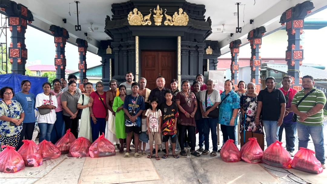 Kempen Sedekah Makanan by Persatuan Masyarakat Batu 7 at Sri Maha Mariamman Temple Kuching