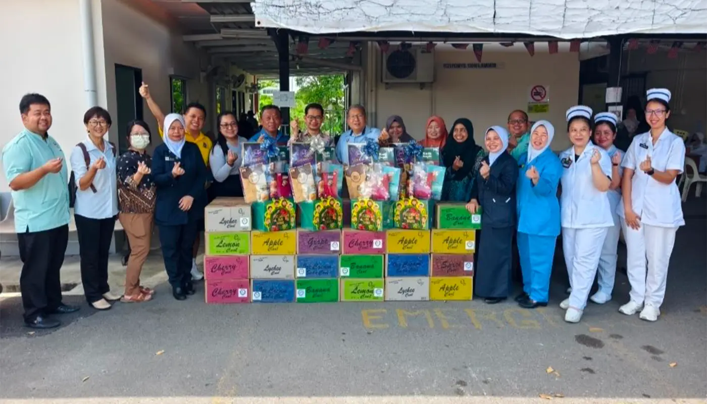 Mayor Wee Brings Gawai Cheer to Klinik Kesihatan Tanah Puteh 1 Sarawak, Sarawak News, Kuching, Kuching News, Gawai Dayak, Healthcare, MBKS, Community Appreciation, Klinik Kesihatan Tanah Puteh