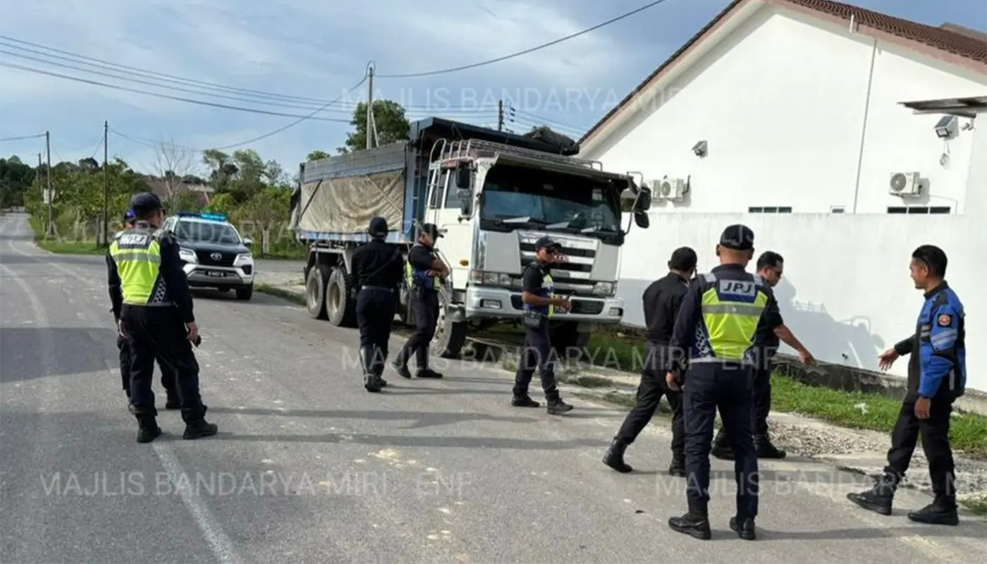 Miri Council, JPJ Act on Heavy Vehicles in Housing Areas 1 Sarawak, Sarawak News, Miri, Miri News, Road Transport, JPJ, Enforcement, Public Safety, Heavy Vehicles